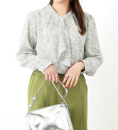 BELLUNA（ベルーナ）の「パール使いボウタイデザインブラウス（ブラウス）」