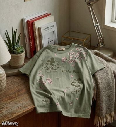 BELLUNA（ベルーナ）の「＜Disney＞【ミッキー】桜柄プリントTシャツ（Tシャツ）」