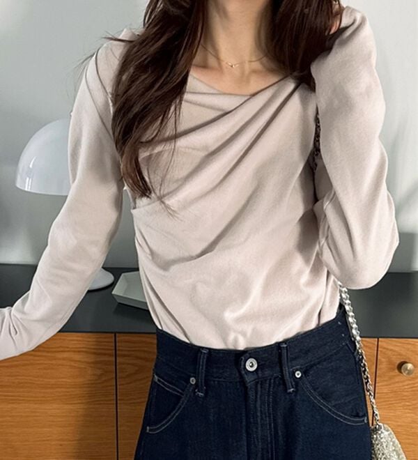 GeeRA（ジーラ）の「ドレープデザインカットソー（カットソー）」｜詳細画像