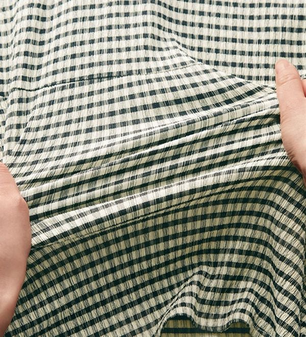 BELLUNA（ベルーナ）の「サッカー素材タック使いランタン袖プルオーバー（カットソー）」｜詳細画像