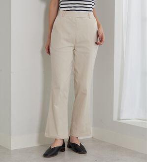 BELLUNA（ベルーナ）の「綿タッチハイパー美脚フレアーパンツ（フルレングスパンツ）」｜アイボリー