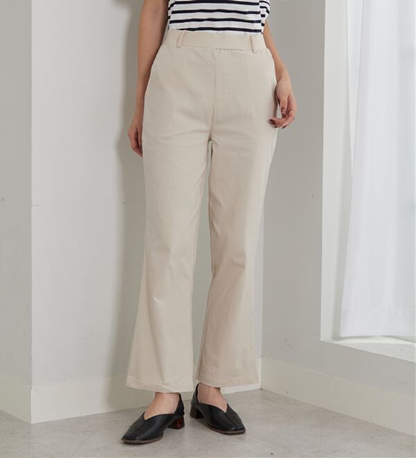 BELLUNA（ベルーナ）の「綿タッチハイパー美脚フレアーパンツ（フルレングスパンツ）」｜アイボリー