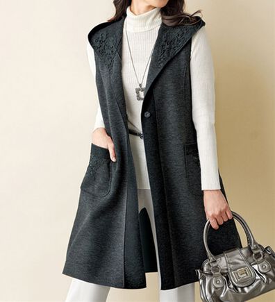 BELLUNA（ベルーナ）の「モチーフ使い配色デザインベスト（ベスト）」