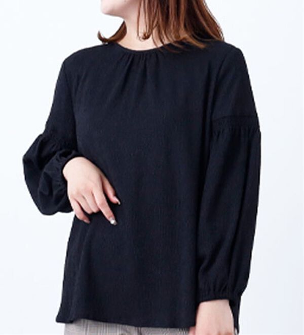 BELLUNA（ベルーナ）の「楊柳袖シャーリングブラウス（ブラウス）」｜黒