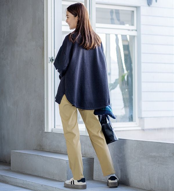 BELLUNA（ベルーナ）の「静電防止！蓄熱綿サテンストレッチカラーパンツ（フルレングスパンツ）」｜詳細画像