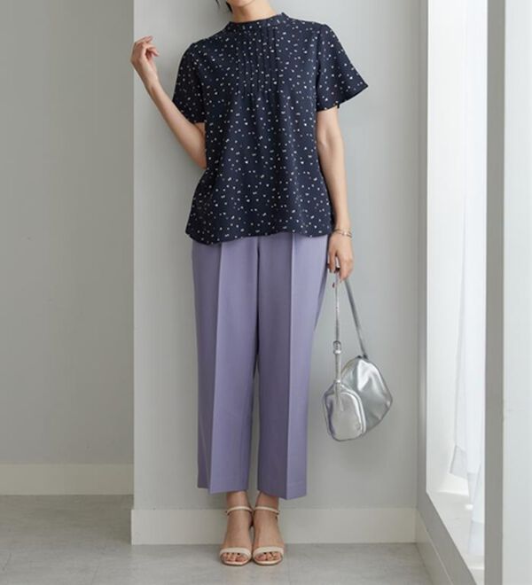 BELLUNA（ベルーナ）の「小紋柄タック使い袖フレアーブラウス（ブラウス）」｜詳細画像