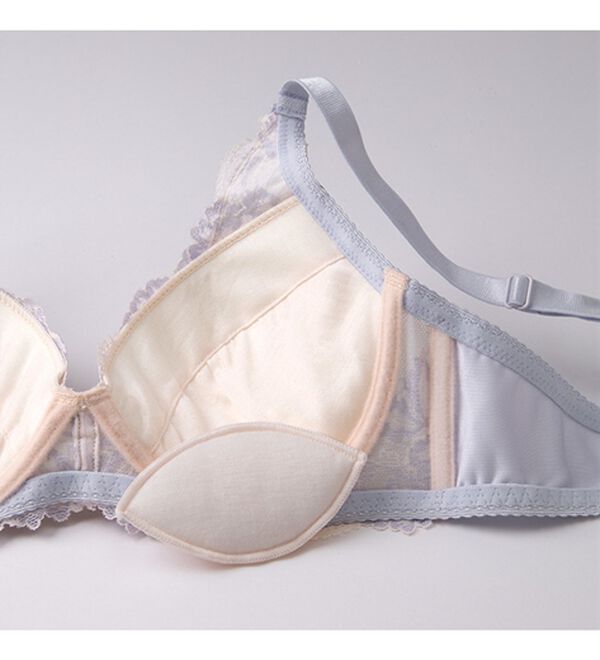 LAVIENNE（ラヴィエンヌ）の「ふっくら美胸のブラ＆ショーツ（ブラジャー＆ショーツセット）」｜詳細画像