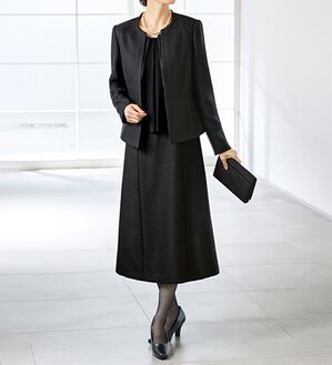 BELLUNA（ベルーナ）の「北陸幾何柄ジャカードワンピースアンサンブル（ブラックフォーマル（喪服・礼服））」｜黒