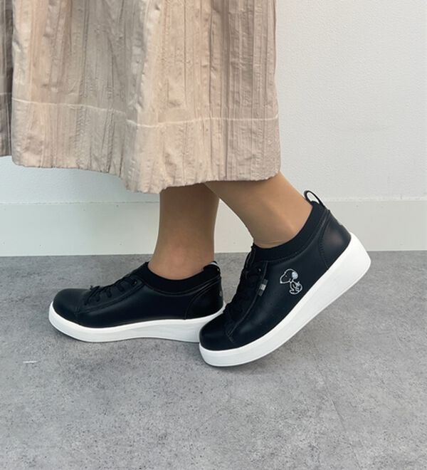 BELLUNA（ベルーナ）の「＜ピーナッツ＞履き口ゴムスニーカー（スニーカー）」｜詳細画像