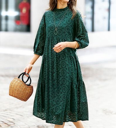 BELLUNA（ベルーナ）の「刺しゅうレースティアードデザインワンピース（その他ワンピース）」