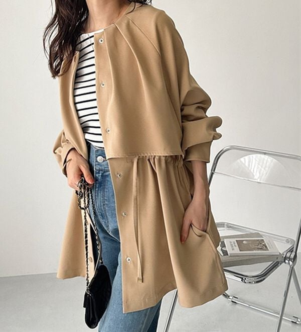 GeeRA（ジーラ）の「ケープデザインミドル丈マンパー（ブルゾン）」｜詳細画像