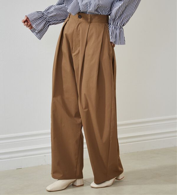 RANAN（ラナン）の「カーブシルエットサイドタックパンツ（フルレングスパンツ）」｜詳細画像