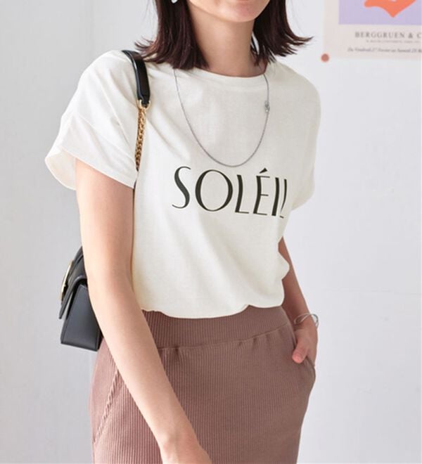 Viola e Viola（ヴィオラ エ ヴィオラ）の「脱普通！すっきり見え大人の上品Ｔシャツ（Tシャツ）」｜詳細画像