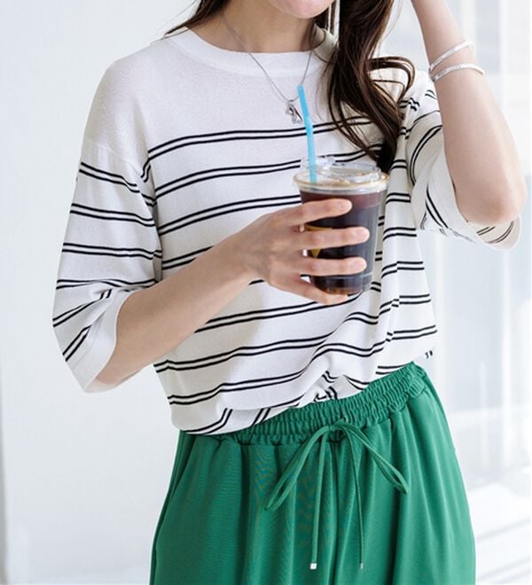 BELLUNA（ベルーナ）の「肌に張り付かない！シャリ冷や高見えニットＴ（ニット・セーター）」｜オフ白&times;黒