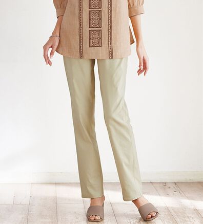 BELLUNA（ベルーナ）の「綿混スーパーストレッチパンツ（フルレングスパンツ）」