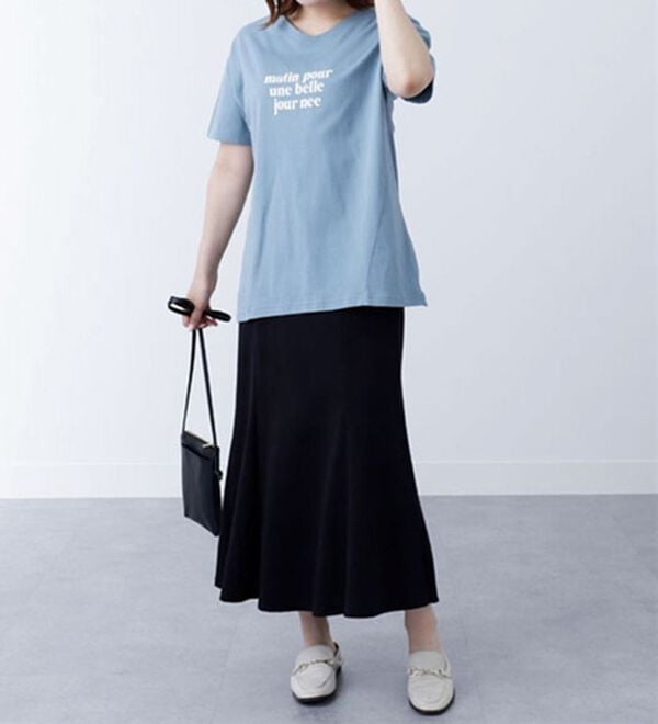 BELLUNA（ベルーナ）の「綿１００％切替デザインロゴプルオーバー（カットソー）」｜詳細画像