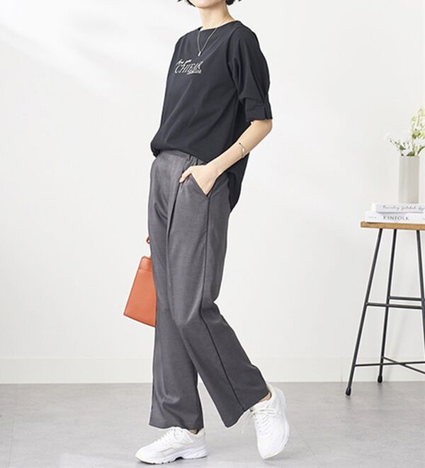 BELLUNA（ベルーナ）の「汗ジミ対策！袖タック使いロゴプルオーバー（カットソー）」｜詳細画像