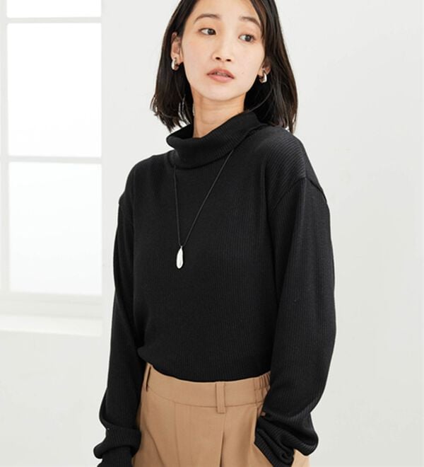 BELLUNA（ベルーナ）の「まるでニット！サラッと軽いリブハイネックプルオーバー（カットソー）」｜詳細画像