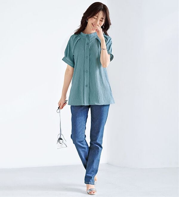 BELLUNA（ベルーナ）の「Ｔシャツみたいに着られるきれい見えブラウス（ブラウス）」｜詳細画像