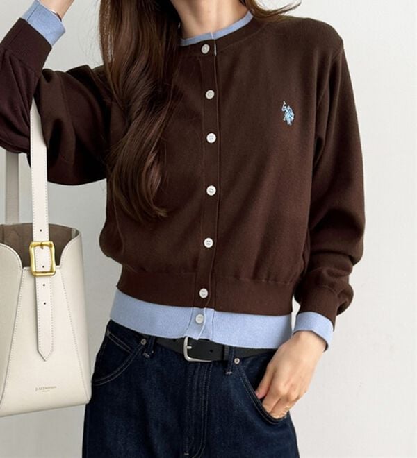 GeeRA（ジーラ）の「【U.S. POLO ASSN.】レイヤード風バイカラーカーデ（ニットカーディガン）」｜ブラウン