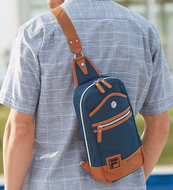 「＜フィラ＞大人の配色デザインボディバッグ（メンズボディバッグ・ウエストポーチ）」｜詳細画像