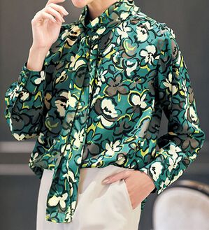 VINNO（ヴィノ）の「プリントボウタイブラウス（ブラウス）」｜詳細画像