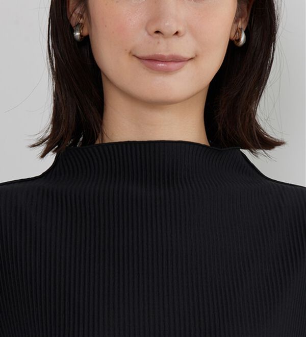 BELLUNA（ベルーナ）の「プリーツ素材配色デザインプルオーバー（カットソー）」｜詳細画像