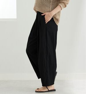 BELLUNA（ベルーナ）の「ビンテージ調タックワイドパンツ（ワイドパンツ・ガウチョ）」｜黒