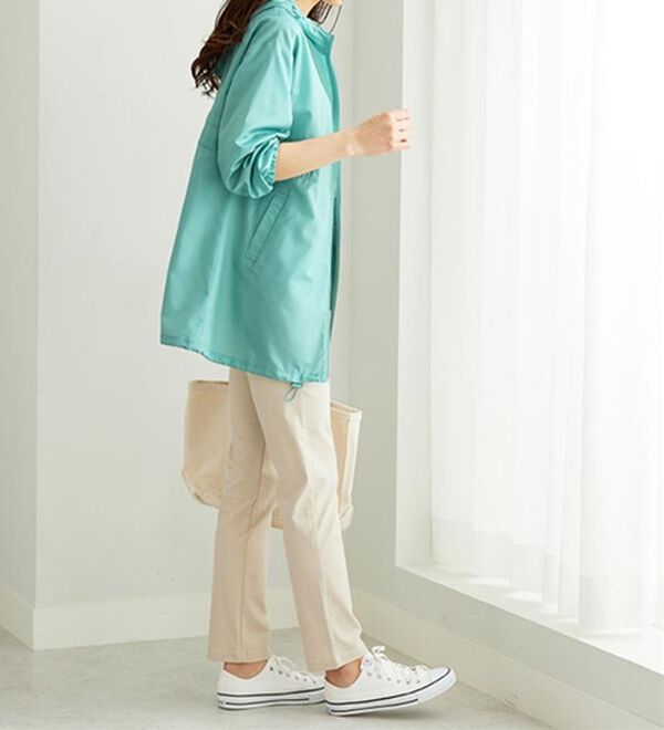 BELLUNA（ベルーナ）の「はっ水加工軽量パーカー（ポーチ付）（パーカー）」｜詳細画像