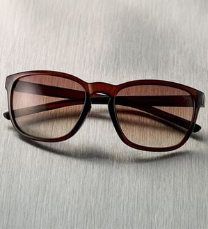 「シーンで選ぶ！ブランドファッショングラス（メンズスポーツ用品）」｜APブラウン