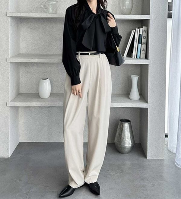 GeeRA（ジーラ）の「ボリュームボウタイブラウス（ブラウス）」｜詳細画像