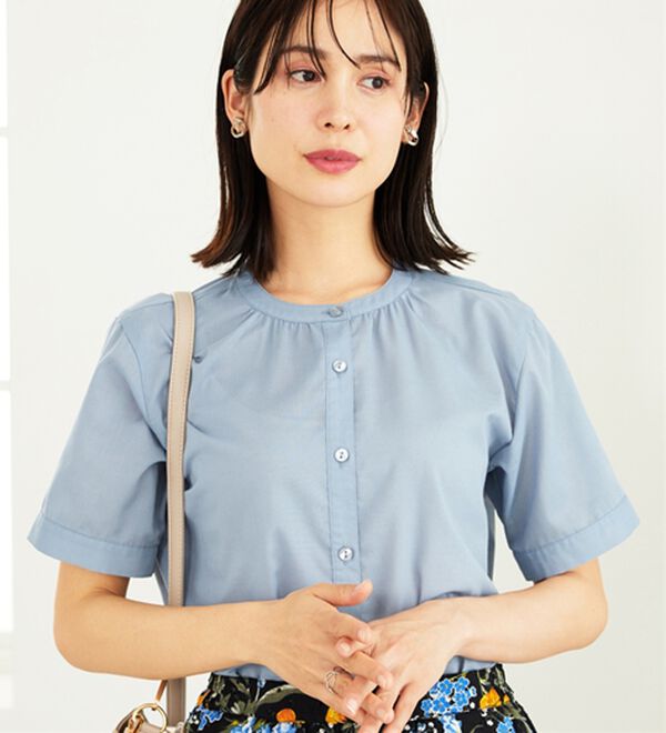 BELLUNA（ベルーナ）の「ギャザー使いバンドカラーブラウス（ブラウス）」｜詳細画像