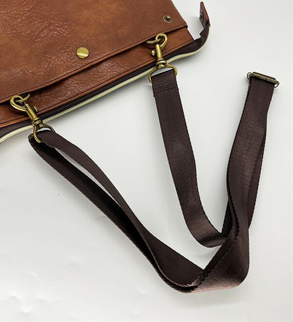 「＜ゴールデンベア＞多機能で便利なコンパクトショルダー（メンズショルダーバッグ）」｜詳細画像