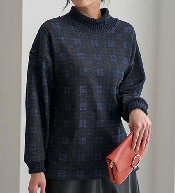 BELLUNA（ベルーナ）の「まるで着る毛布！静電防止付裏ファーニットリブトレーナー（トレーナー・スウェット）」｜詳細画像