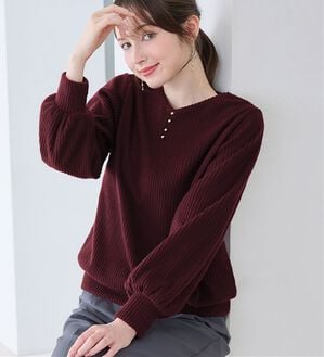 alotta（アロッタ）の「ふんわりリブニットソー金ボタントップス（カットソー）」｜ボルドー