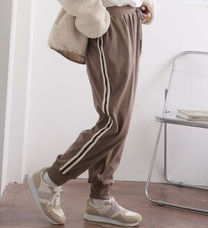 A HAPPY MARILYN（アハッピーマリリン）の「【Ｌ～６Ｌ】＜選べる２型＞ラインで着やせる楽ちん美脚なラインパンツ（フルレングスパンツ）」｜モカ&times;アイボリー