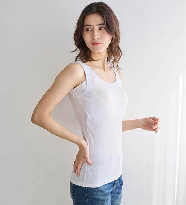 LAVIENNE（ラヴィエンヌ）の「【汗かきさん必見！】涼感サラッと快適汗取りカップ付タンクトップインナー＜さらりラボ＞（肌着・インナーウェア）」｜詳細画像