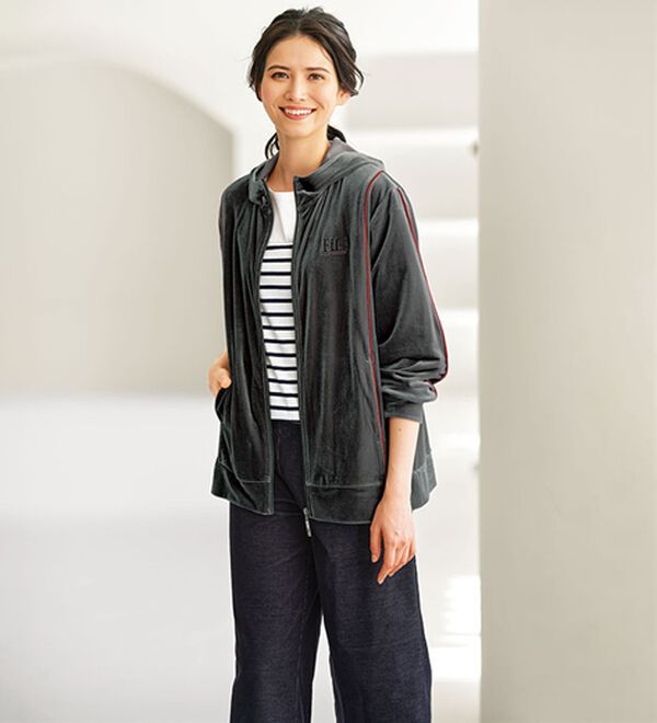 BELLUNA（ベルーナ）の「＜ＦＩＬＡ＞ベロア素材配色使いパーカー（パーカー）」｜詳細画像