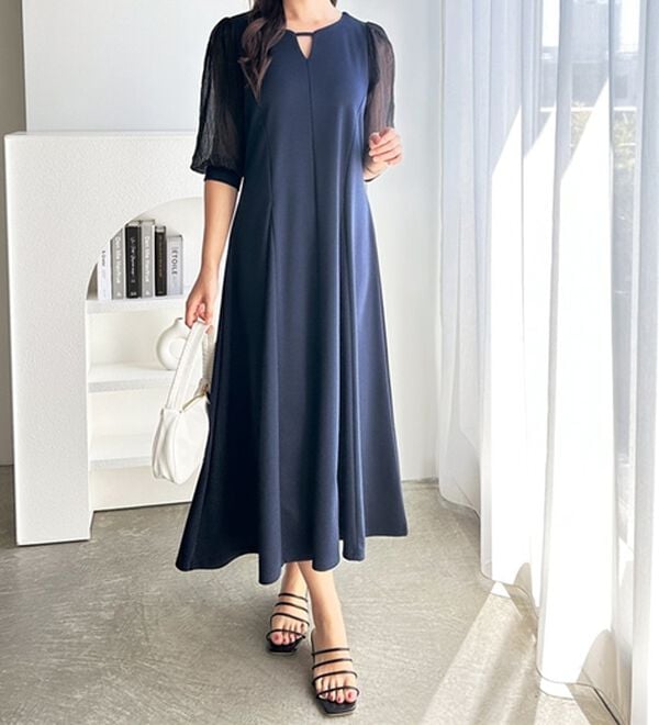 GeeRA（ジーラ）の「袖楊柳シアー美ラインワンピース（カットソーワンピース）」｜ネイビー