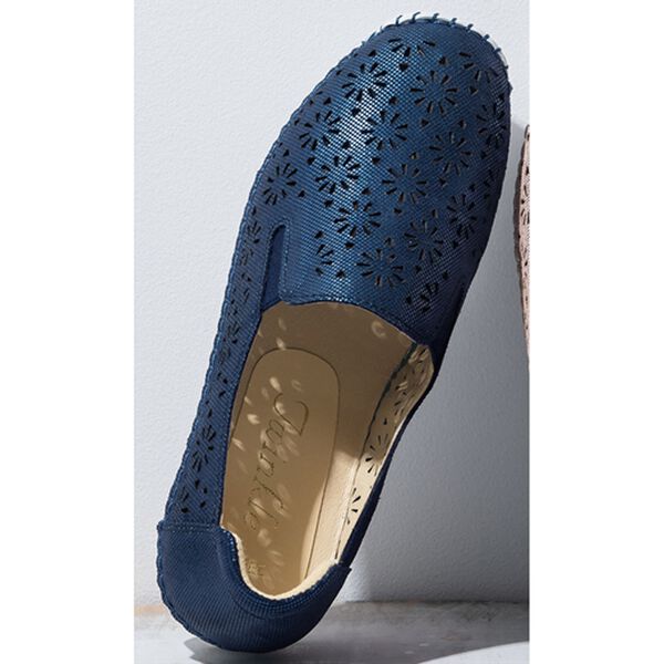 「煌めく型押し　上品パンチングスリッポン（スリッポン）」｜ネイビー