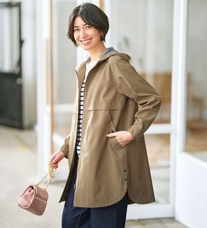 BELLUNA（ベルーナ）の「はっ水ボンディング素材ロング丈パーカー（ジレ）」｜モカベージュ