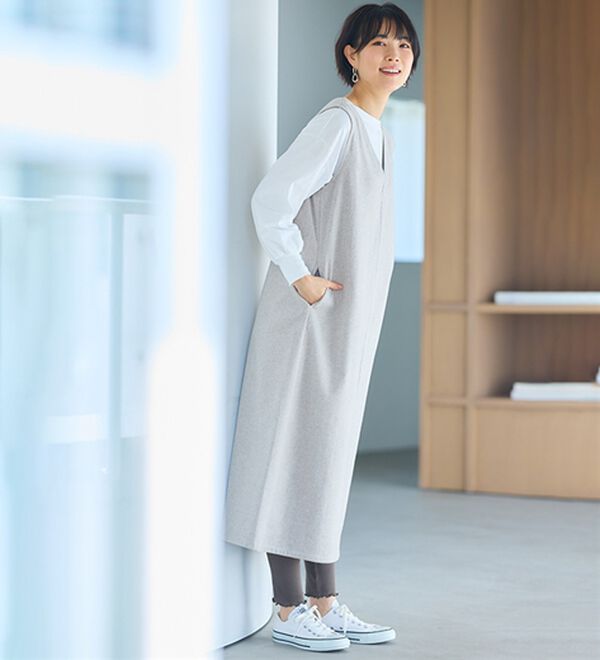 BELLUNA（ベルーナ）の「《ＨｕｇＲｅａｍコットン》Ｖネックジャンパースカート（ジャンパースカート）」｜詳細画像