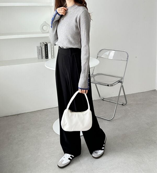 GeeRA（ジーラ）の「袖口ボタン配色ハイネックリブニット（ニット・セーター）」｜詳細画像