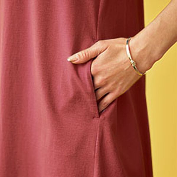 BELLUNA（ベルーナ）の「綿１００％素材ポケット付ロング丈ワンピース（カットソーワンピース）」｜詳細画像