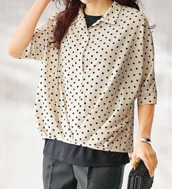 BELLUNA（ベルーナ）の「ドット柄裾タックシャツアンサンブル（アンサンブル）」｜アイボリー系