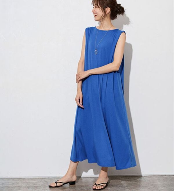 Pierrot（ピエロ）の「タックスリーブロングワンピース（ロングワンピース）」｜ブルー
