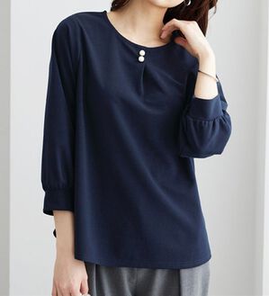 BELLUNA（ベルーナ）の「カットジョーゼットパールボタン付ブラウス（ブラウス）」｜ネイビー