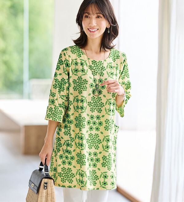 BELLUNA（ベルーナ）の「ひんやり冷感素材花柄プリントチュニック（チュニック）」｜詳細画像