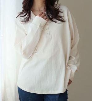 A HAPPY MARILYN（アハッピーマリリン）の「【大きいサイズ】【Ｌ～８Ｌ】着心地さらり　エアドライワッフルヘンリーネックロンＴ（Tシャツ）」｜アイボリー