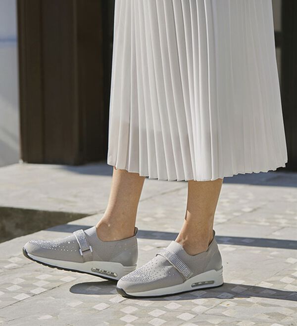 ルフラン（ルフラン）の「ビジュー付４Ｅベルトニットスニーカー（スニーカー）」｜詳細画像